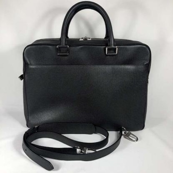 New Louis Vuitton Porte Documents Black Taiga bag - Picture 1 of 8